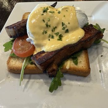 On The Thirty - Pork belly Benedict - New American Near Me - Sherman Oaks, California