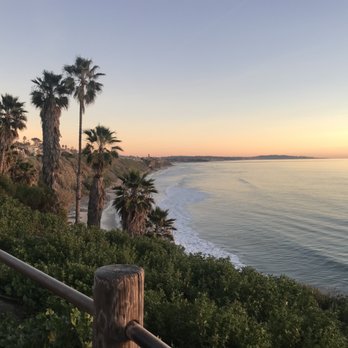 Swami's Beach - View from up top - Beaches Near Me - Encinitas, California Swami's Beach - View from up top - Beaches Near Me - Encinitas, California