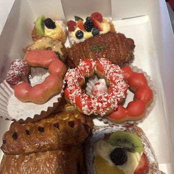 Paris Baguette - Bakeries Near Me - Diamond Bar, California Paris Baguette - Bakeries Near Me - Diamond Bar, California
