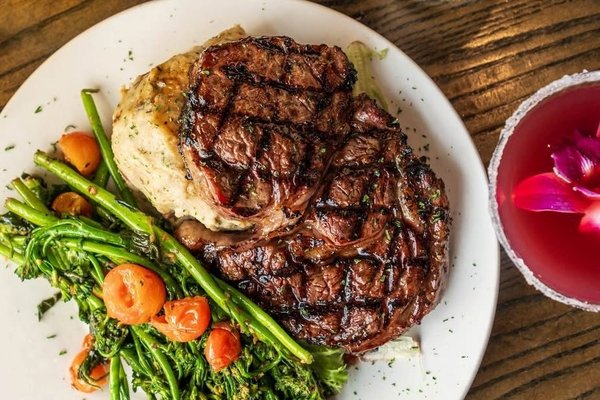 Nouveau Bar & Grill by null