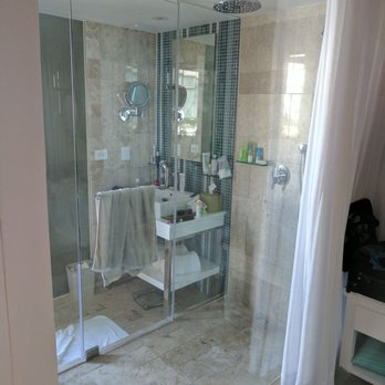 Paradisus - See through Shower - Hotels Near Me - Cancún, ROO