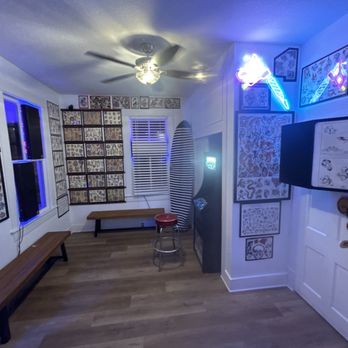Broadway Tattoo Parlor - Broadway Tattoo Parlor lobby - Tattoo Near Me - Galveston, Texas