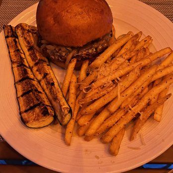 Hotel Maverick - Elk Burger with Duck Fat Fries - Hotels Near Me - Grand Junction, Colorado Hotel Maverick - Elk Burger with Duck Fat Fries - Hotels Near Me - Grand Junction, Colorado