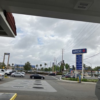 Arco - Arco and the helpful community.....Today is going to be a great day. Be kind! - Gas Stations Near Me - Costa Mesa, California