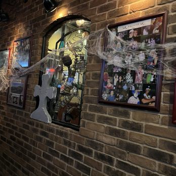 Mulligan's Border Bar & Grill - Interesting art work tastefully displayed. - Bars Near Me - Las Vegas, Nevada Mulligan's Border Bar & Grill - Interesting art work tastefully displayed. - Bars Near Me - Las Vegas, Nevada