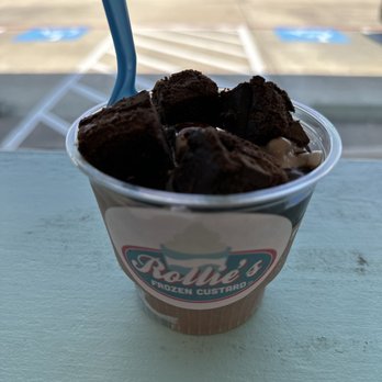 Rollie's Frozen Custard - Hot Fudge Brownie - Desserts Near Me - Pearland, Texas