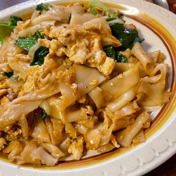 Thai House - Pad See Ew. Pretty bland/vinegary - Thai Near Me - Cameron Park, California Thai House - Pad See Ew. Pretty bland/vinegary - Thai Near Me - Cameron Park, California