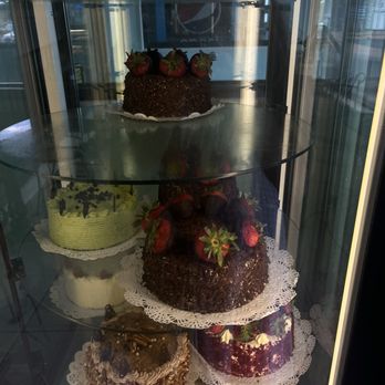 La Bonne Bouchee - Cake display - Bakeries Near Me - Saint Louis, Missouri La Bonne Bouchee - Cake display - Bakeries Near Me - Saint Louis, Missouri
