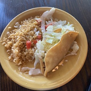 Tres Hermanas - Kid's beef crunchy taco - Mexican Near Me - Davis, California Tres Hermanas - Kid's beef crunchy taco - Mexican Near Me - Davis, California