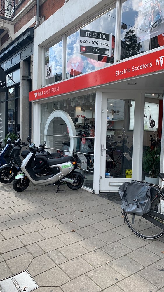 NIU FLAGSHIP AMSTERDAM Updated April 2024 Van Baerlestraat 108