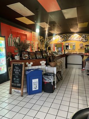 Gianni's Pizza by null