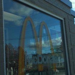McDonalds of North Reading -- 13 Main Street / Route 28, North Reading Exterior