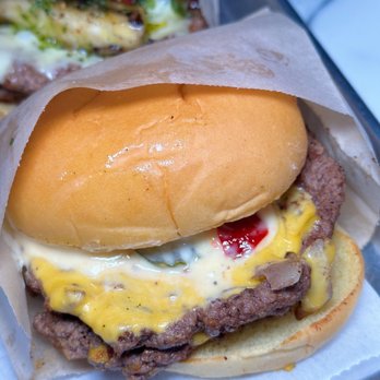 Papi Smash'd Burger - Burgers Near Me - Orlando, Florida Papi Smash'd Burger - Burgers Near Me - Orlando, Florida