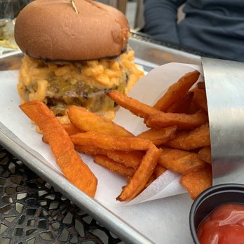 Whiskey Barrel - Beer cheese burger - American Near Me - Stratford, Connecticut Whiskey Barrel - Beer cheese burger - American Near Me - Stratford, Connecticut