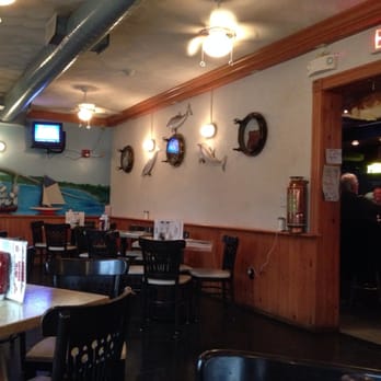 Anchor Pub & Grille - Small restaurant seating area next to bar. Starts getting busy at 5:30pm though! - Seafood Near Me - Beverly, Massachusetts