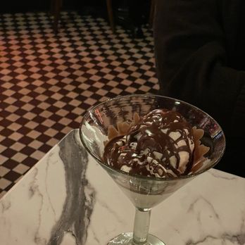 The Stinking Rose - Garlic icecream - Italian Near Me - San Francisco, California The Stinking Rose - Garlic icecream - Italian Near Me - San Francisco, California