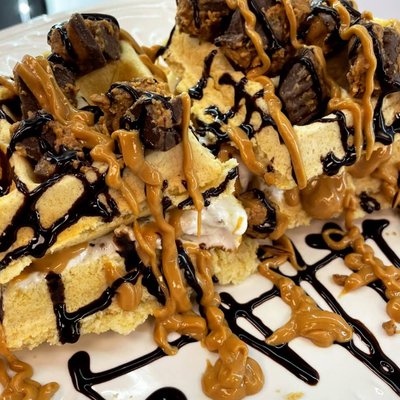 Paulie's Kitchen + Pizza by null