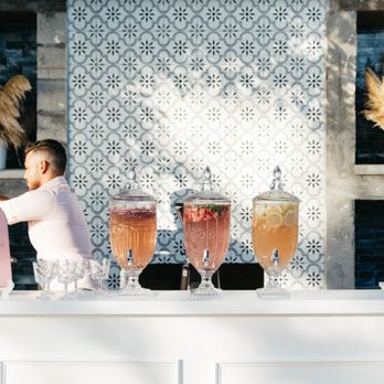 C'est La Vie - Caterers Near Me