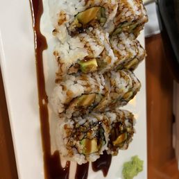 Eel Avocado Cucumber Roll (it was so so) Eel Avocado Cucumber Roll (it was so so)