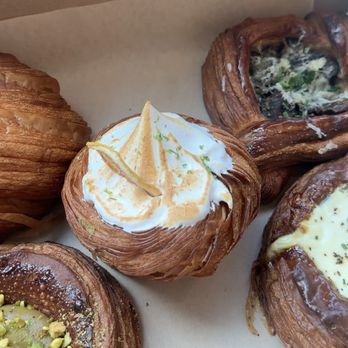Fondry - Yuzu meringue cruffin - Cafes Near Me - Los Angeles, California