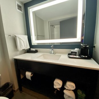 Best Western Rock Hill - Bathroom sink - Hotels Near Me - Rock Hill, South Carolina