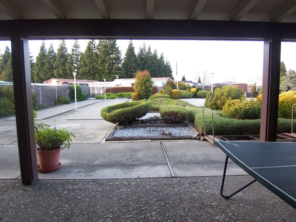 HAYWARD MOBILE COUNTRY CLUB Updated August 2024 1200 W Winton Ave