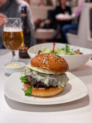 Gordon Ramsay Burger by null