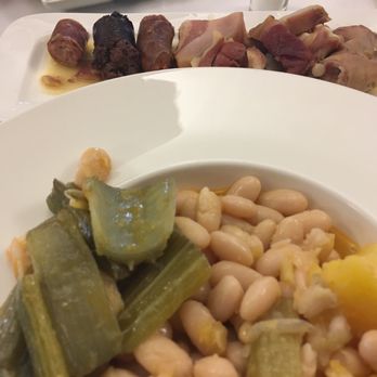 Posada Guadalupe - Buah chaval, pide la caldereta de alubias con carne chaval - Spanish Near Me - Monroyo, TE