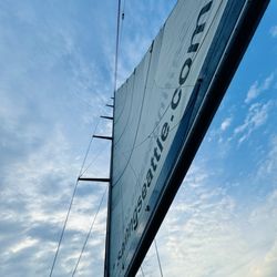 Sailing Seattle - 100ft mast