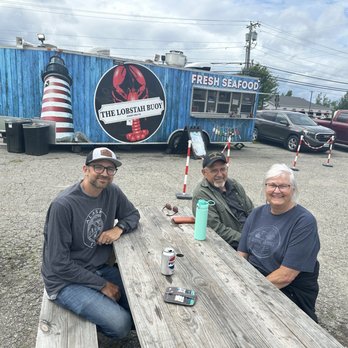 The Lobstah Buoy - Food trailer 5 minutes from the airport. Picnic tables for seating. - Seafood Near Me - Bangor, Maine