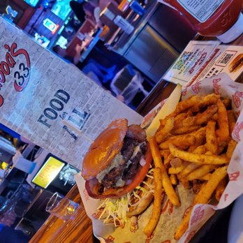 Bubba's 33 - Bacon burger and fire fries - Burgers Near Me - Taylor, Michigan Bubba's 33 - Bacon burger and fire fries - Burgers Near Me - Taylor, Michigan