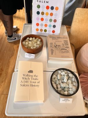 HausWitch Home + Healing by null