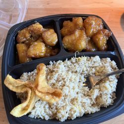 Hy-Vee - 1 entree and 1 appetizer meal for $8.99
