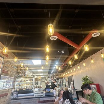 Cafe 86 - Desserts Near Me - Burbank, California