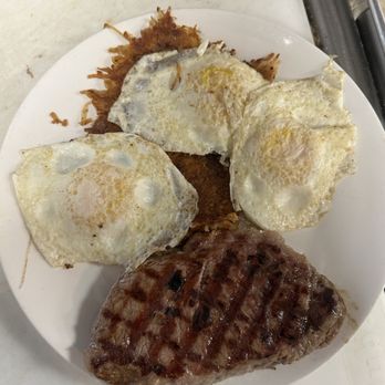 Yankee Diner - Diners Near Me - Charlton, Massachusetts