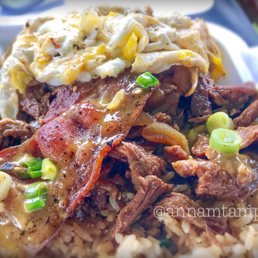 Beef Bulgogi Boom Box with a fried egg and bacon - 01.20.2018 Beef Bulgogi Boom Box with a fried egg and bacon - 01.20.2018