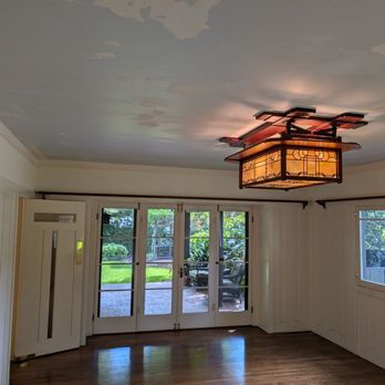 Wallpaper Removal Specialists - Dining room after wallpaper removal - Wallpapering Near Me Wallpaper Removal Specialists - Dining room after wallpaper removal - Wallpapering Near Me
