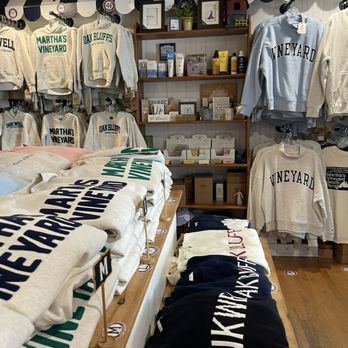 C'est La Vie - Gift Shops Near Me - Oak Bluffs, Massachusetts