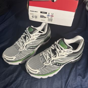 SNIPES - 2 Left Shoes - Shoe Stores Near Me - Philadelphia, Pennsylvania