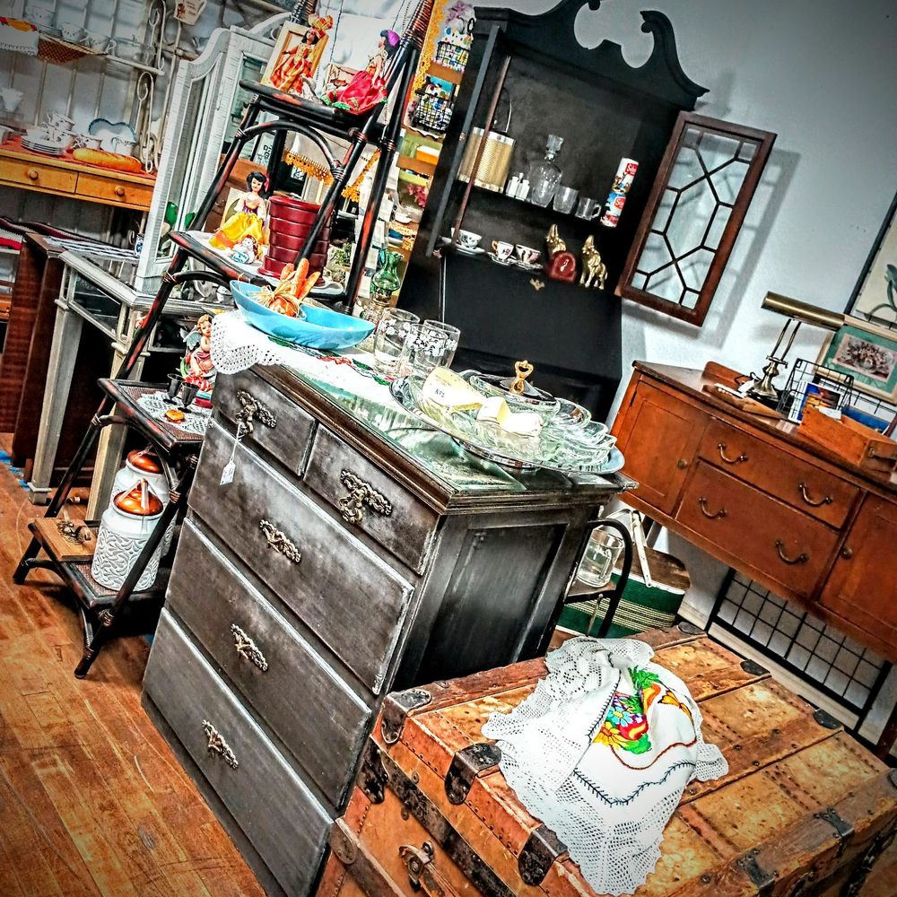 Rancho Co-Op - Vintage - Antiques Near Me - Oakley, California Rancho Co-Op - Vintage - Antiques Near Me - Oakley, California