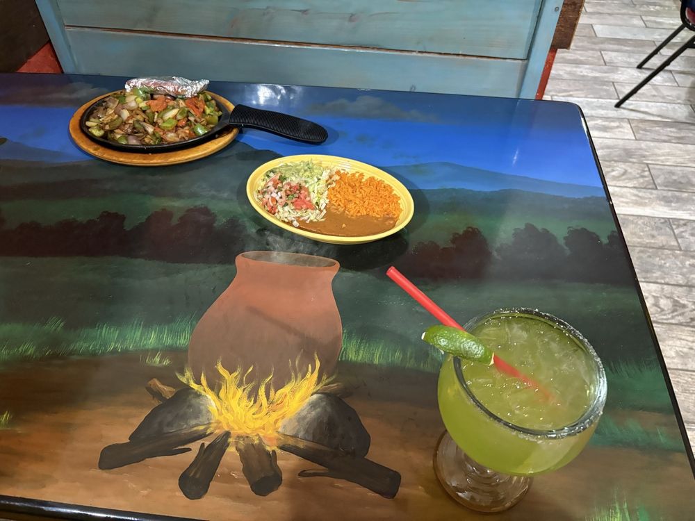 Dos Fuentes Mexican Restaurant Logo