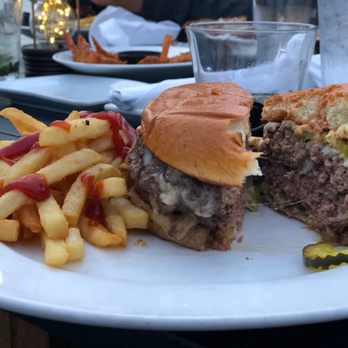 The Rooftop Lounge - Smash burger - Lounges Near Me - Laguna Beach, California The Rooftop Lounge - Smash burger - Lounges Near Me - Laguna Beach, California
