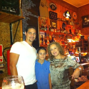 Pub Los Arcos - Sports Bars Near Me - Rota, California