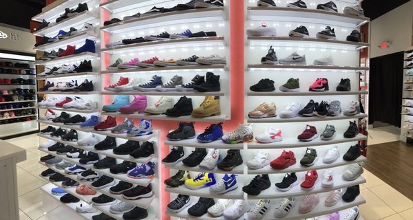 Shoe Palace by null