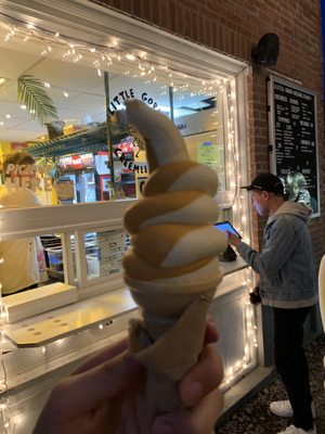 Little Gordo Creemee Stand by null