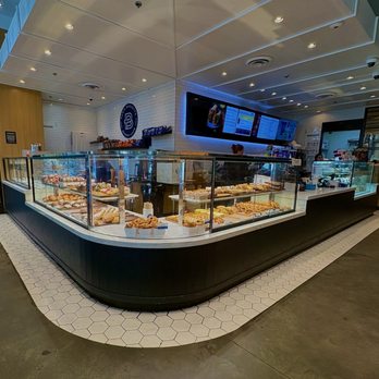 Paris Baguette - Inside - Patisserie/Cake Shop Near Me - Los Angeles, California