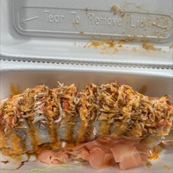 Brayan Hibachi Express - Piwiipwii Yuniel Roll ... pretty good taste... just a bit too much rice.