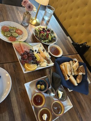 Piraye Kitchen & Bar by null