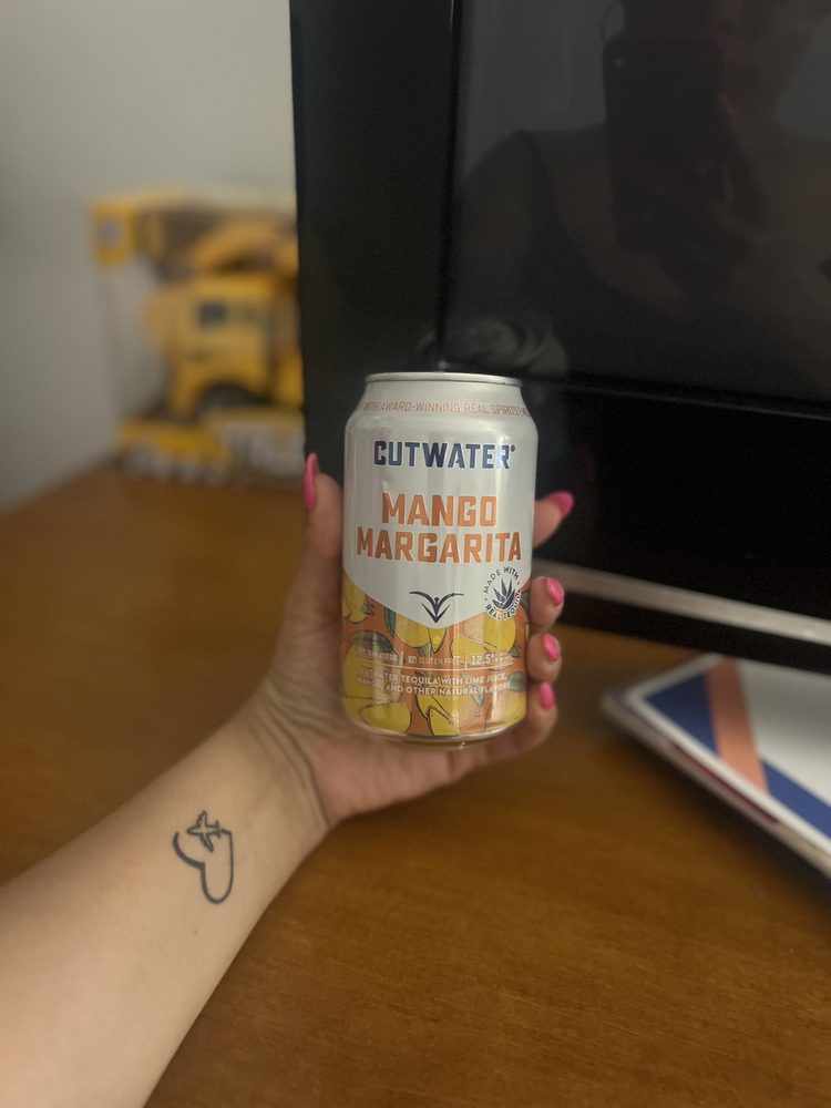 Ona Wine & Spirits Logo