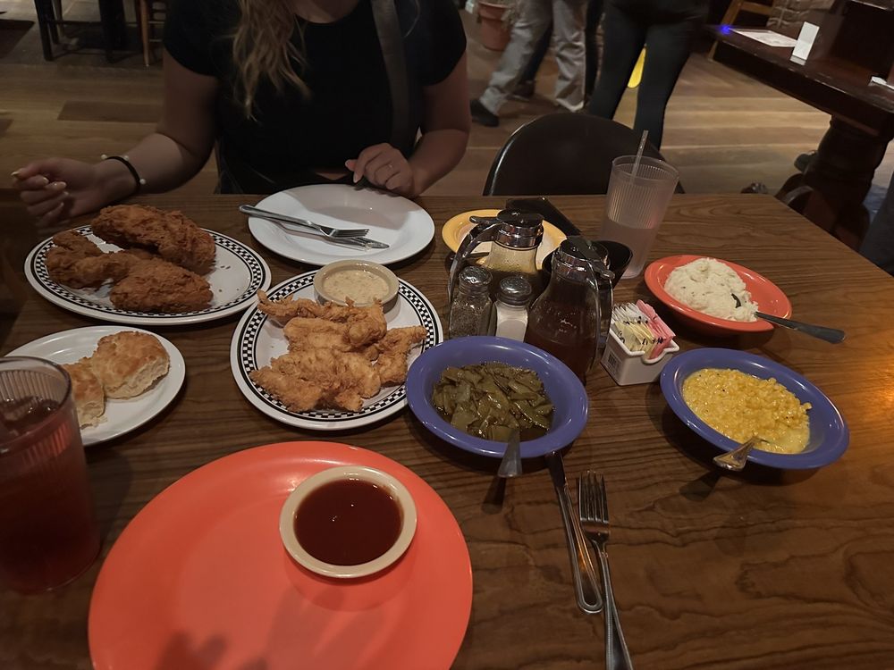 BABE’S CHICKEN DINNER HOUSE Updated August 2024 186 Photos & 445 Reviews 120 S Main St